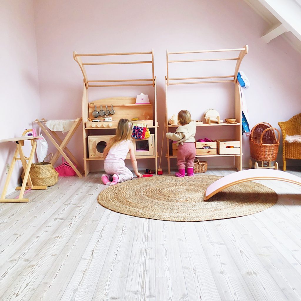 medeleerling Migratie Van Speelkamer makeover: houten speelgoed en Waldorf play stand