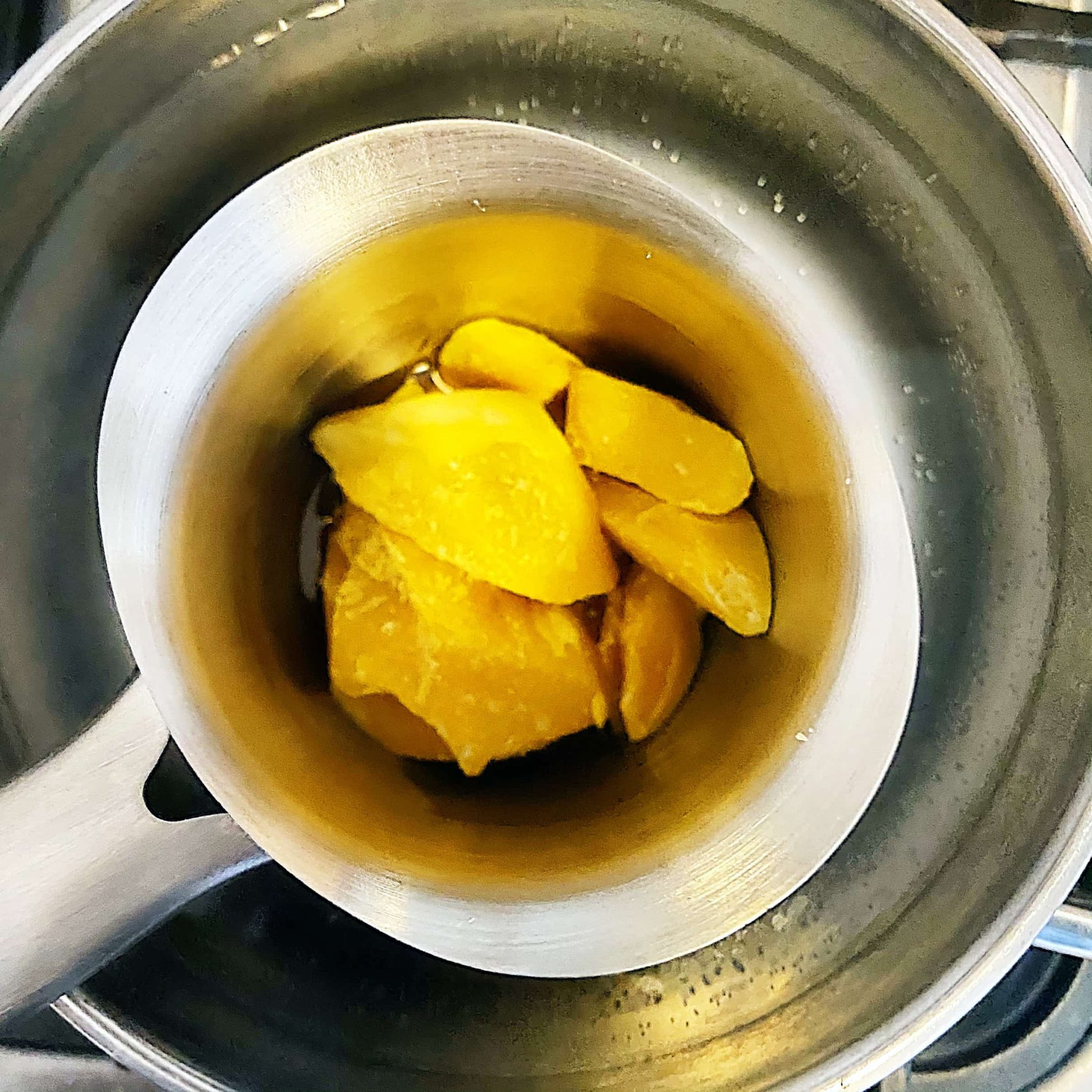 Dit was voor mij dé reden om te beginnen met het kaarsen maken. - Bijenwaskaarsen | Alchemilla