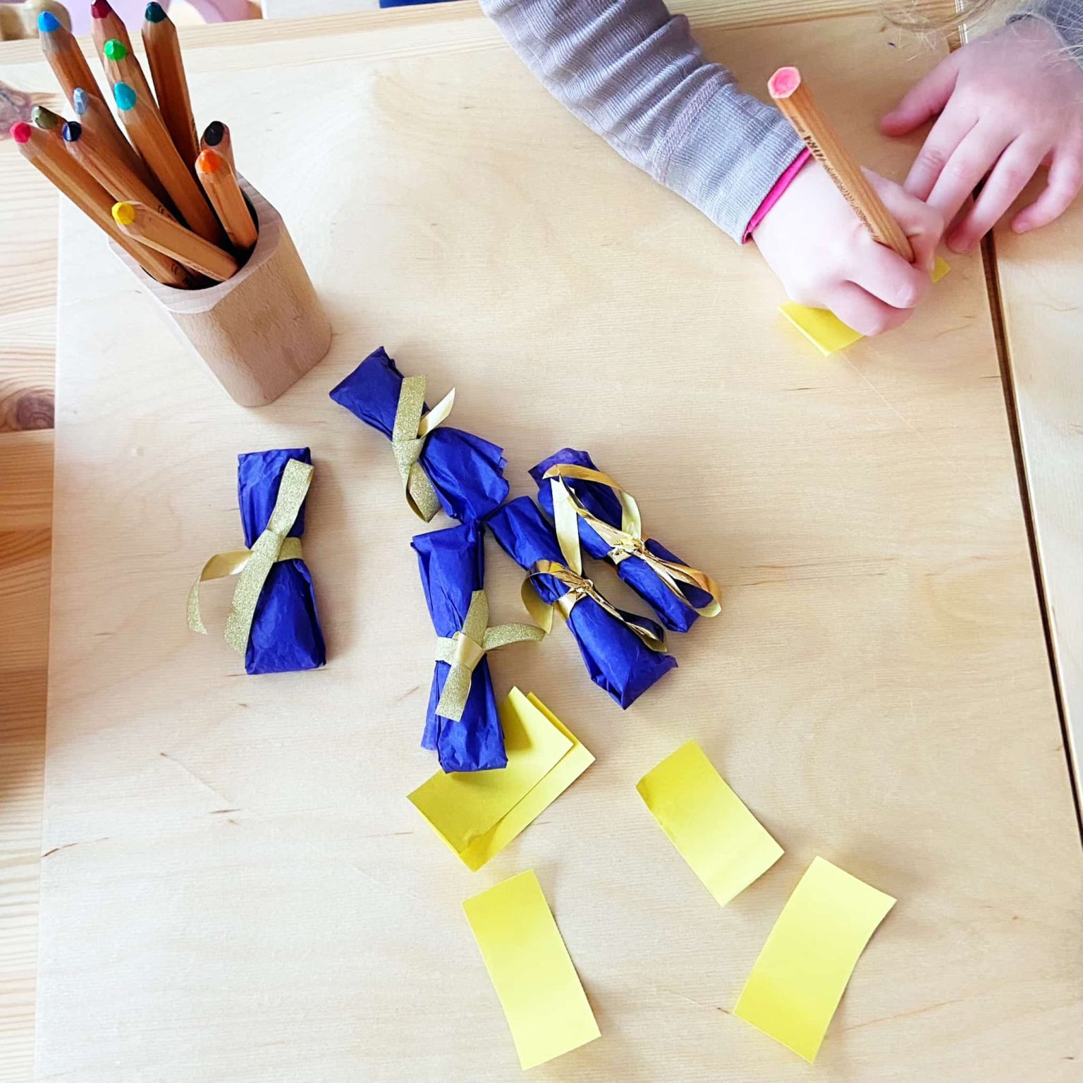 Bijenwas kaarsen maken met kinderen kaarsen dompelen