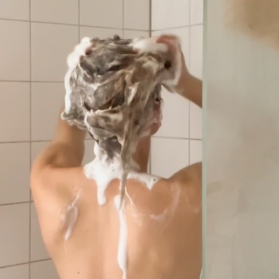 haren wassen met plastic vrije shampoobar