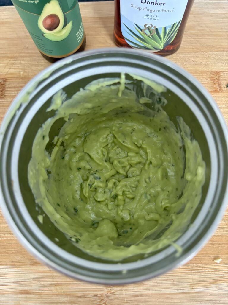 Romige vegan avocado dip