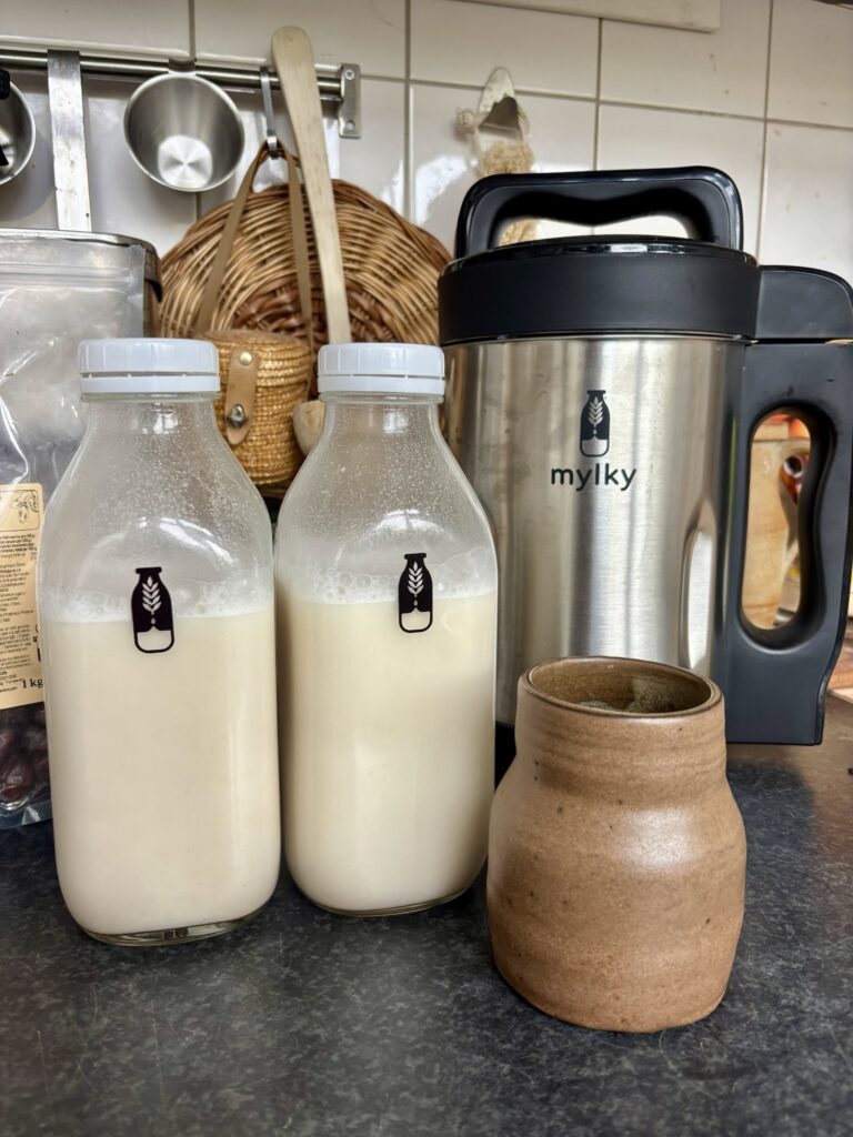 Romige amandelmelk maken