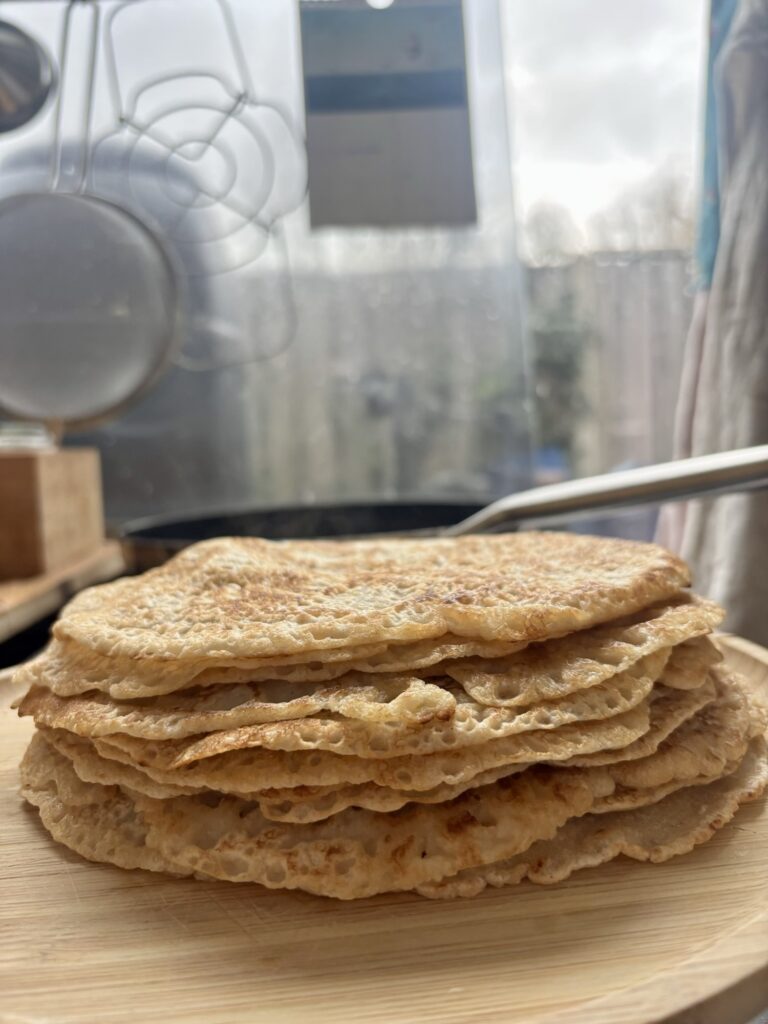 Vegan pannenkoeken met havermelk bakken