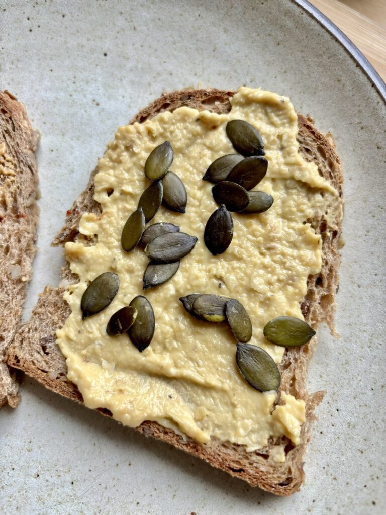 Zelfgemaakte hummus