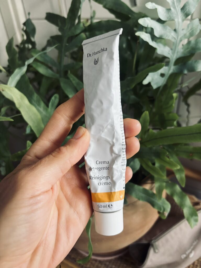 Reinigingscreme van dr hauschka