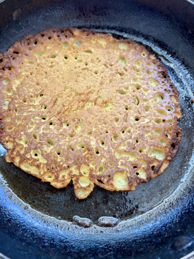 Kikkererwten pannenkoeken bakken